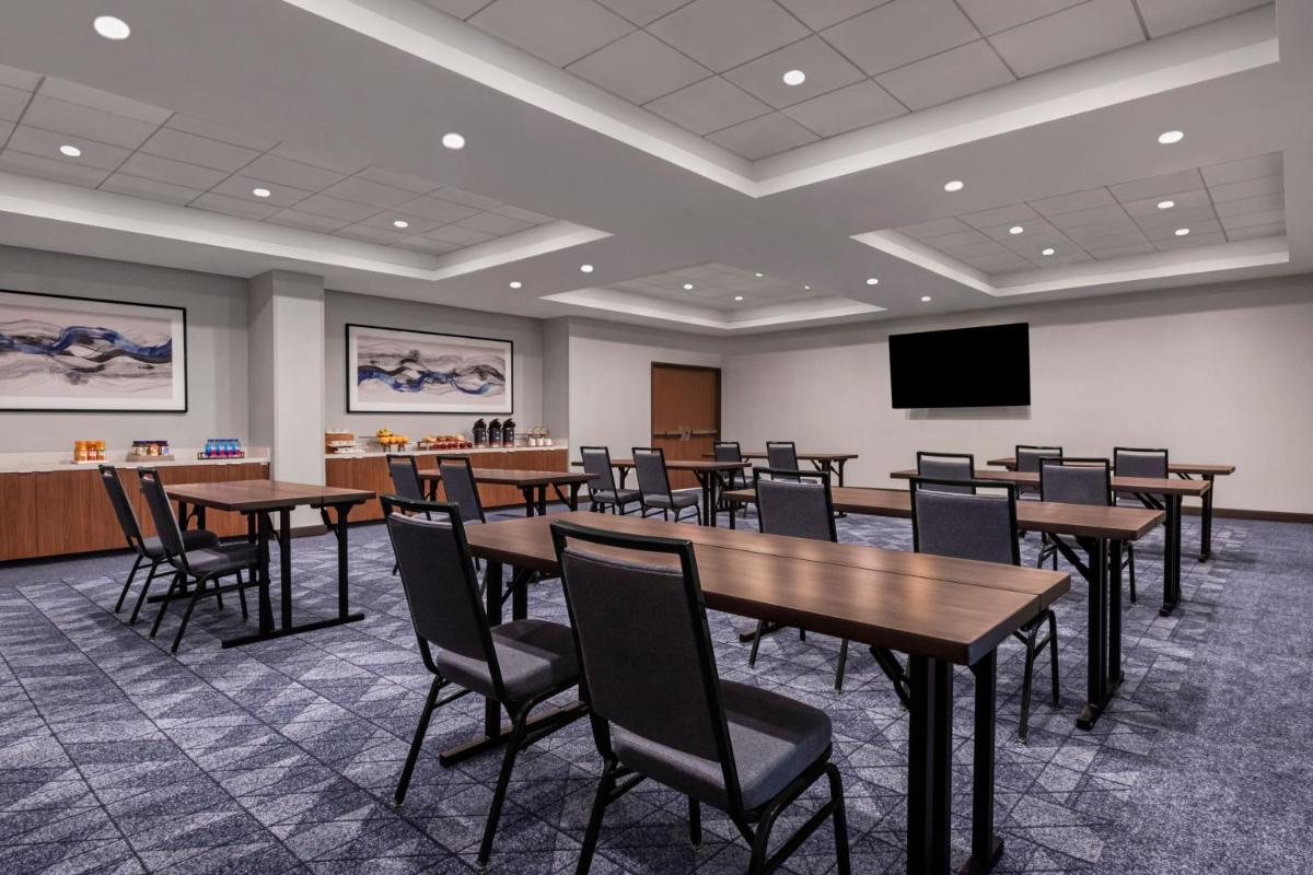 Holiday Inn San Diego North Miramar an IHG Hotel - image 4