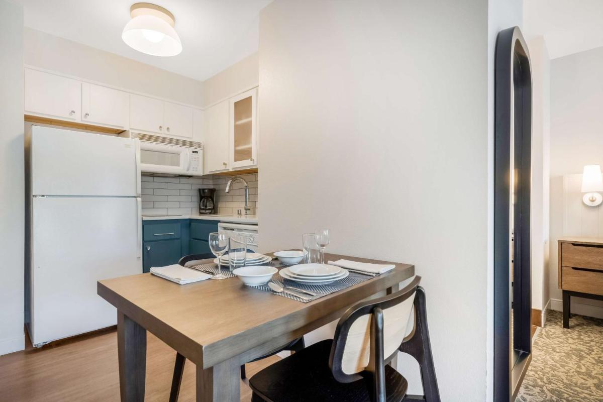 Sonesta ES Suites San Diego - Sorrento Mesa - image 3