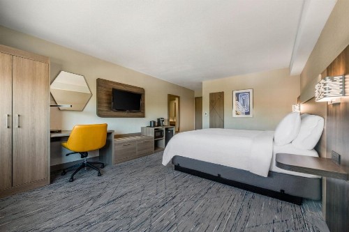 Holiday Inn Express San Diego - Sorrento Valley an IHG Hotel - image 25