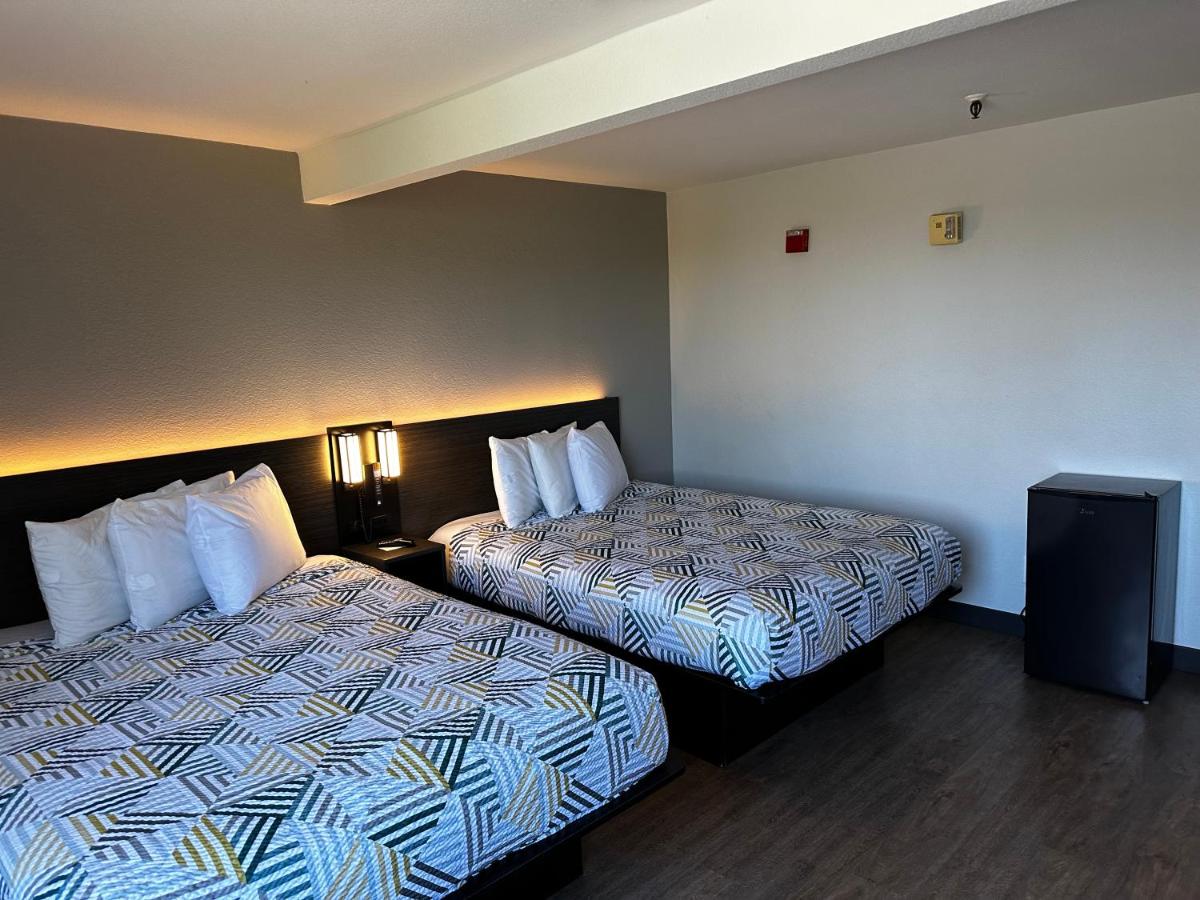 Motel 6-San Diego CA - Hotel Circle - Mission Valley - image 3