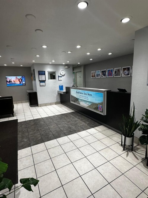 Motel 6-San Diego CA - Hotel Circle - Mission Valley - image 42