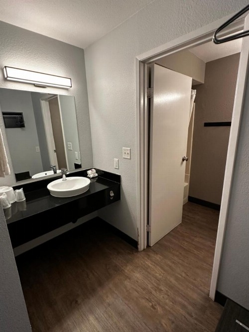 Motel 6-San Diego CA - Hotel Circle - Mission Valley - image 6