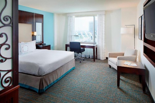 Residence Inn by Marriott San Diego Downtown/Gaslamp Quarter - image 4