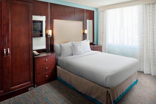 Residence Inn by Marriott San Diego Downtown/Gaslamp Quarter - image 7