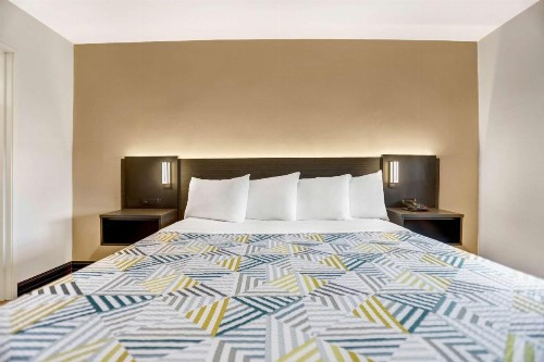 Motel 6 San Diego Airport/Harbor - image 9