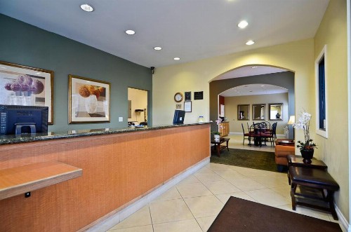 Pleasant Inn - image 18