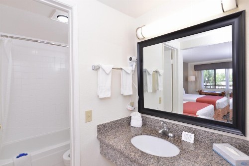 Pleasant Inn - image 7