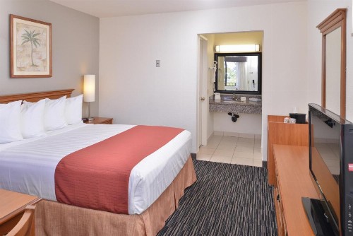 Pleasant Inn - image 9
