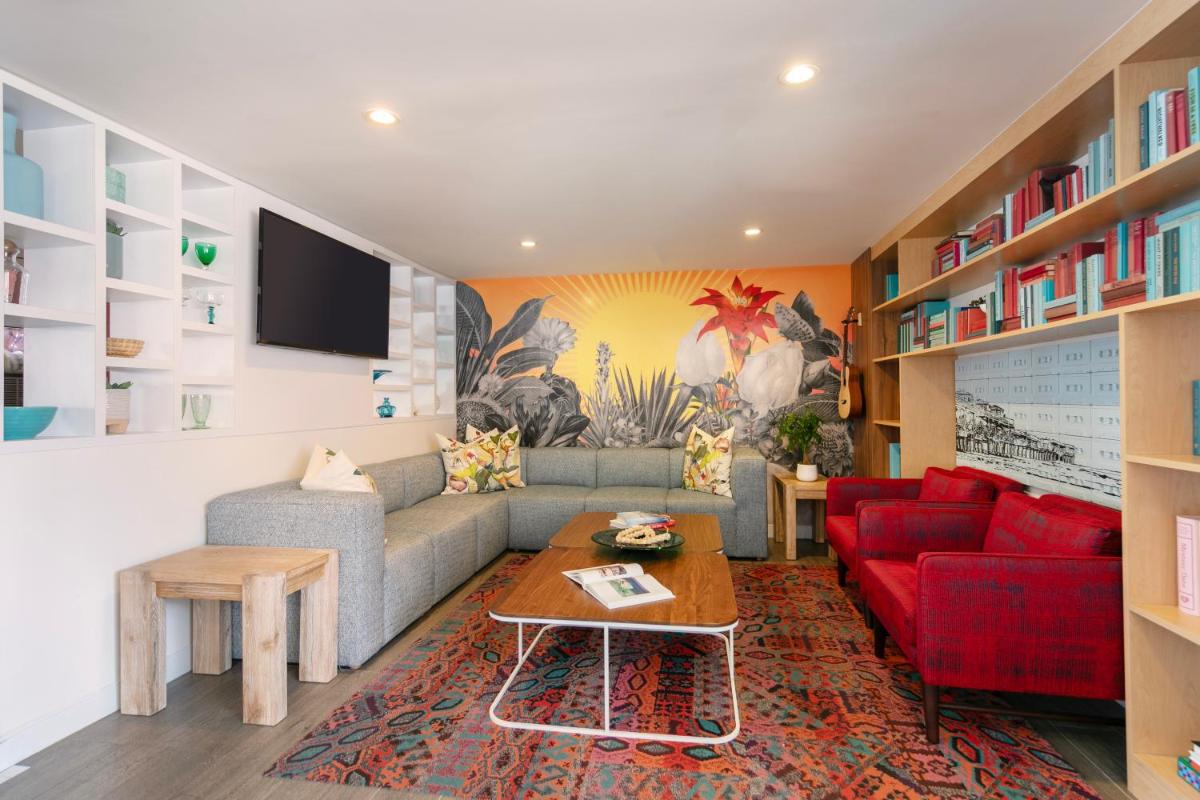 Blue Sea Beach Hotel - image 5