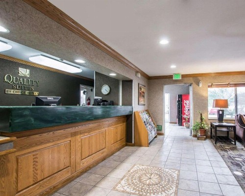 Quality Suites San Diego Otay Mesa - image 11