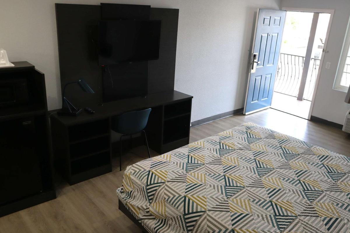 Motel 6-San Diego CA - Southbay - image 3