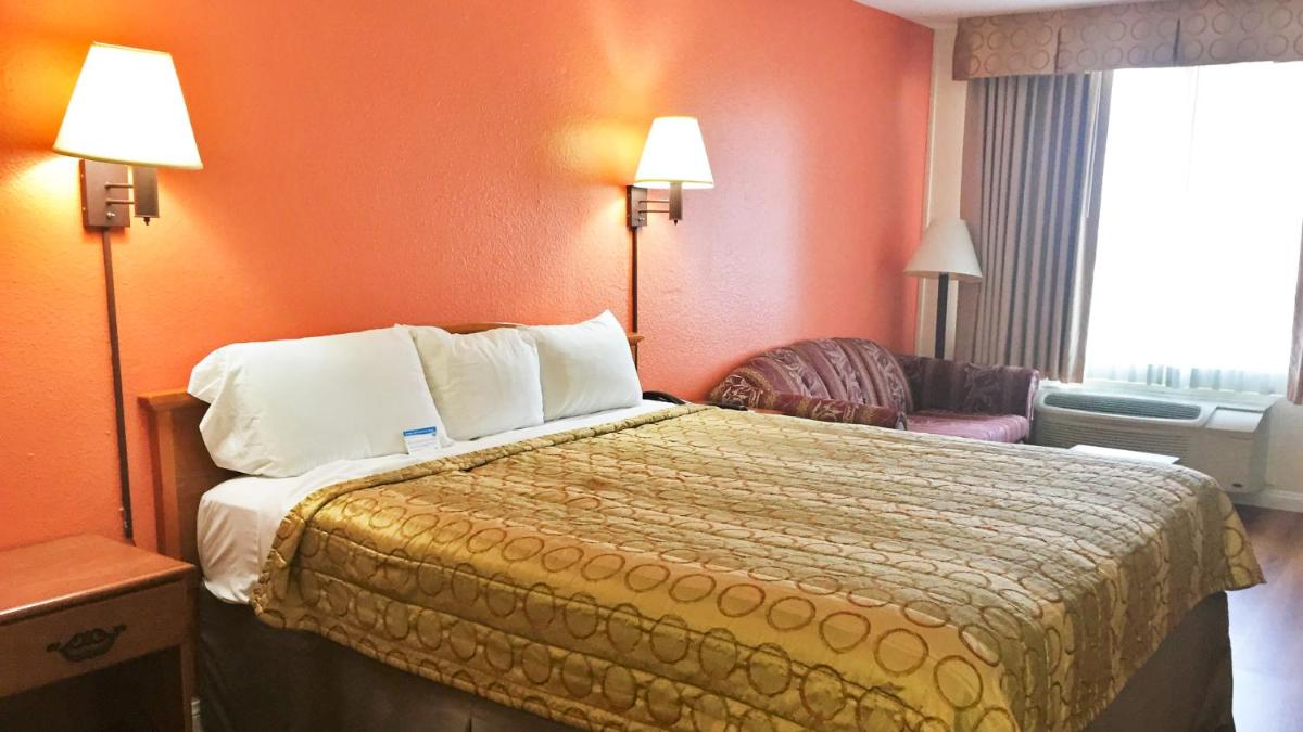 Motel 6-San Diego CA - Southbay - image 4