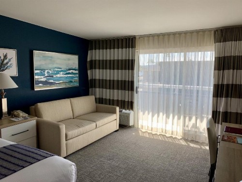 Bay Club Hotel and Marina - image 11