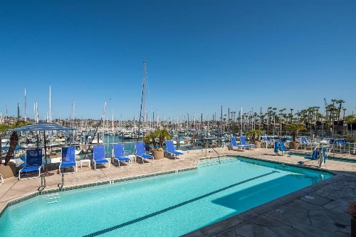 Bay Club Hotel and Marina - image 26