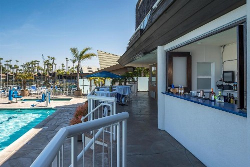 Bay Club Hotel and Marina - image 27