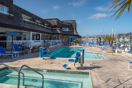 Bay Club Hotel and Marina - image 34