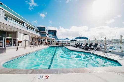 Bay Club Hotel and Marina - image 49