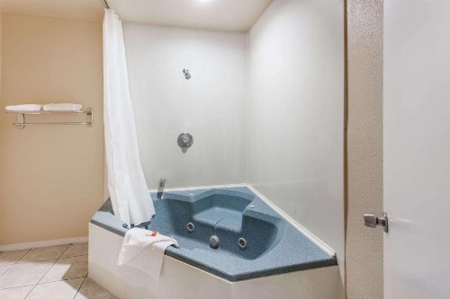Travelodge by Wyndham San Diego SeaWorld - image 14