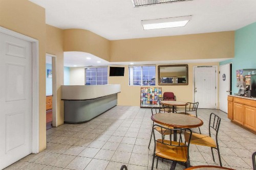 Travelodge by Wyndham San Diego SeaWorld - image 22