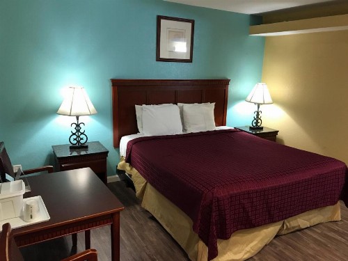 Travelodge by Wyndham San Diego SeaWorld - image 4