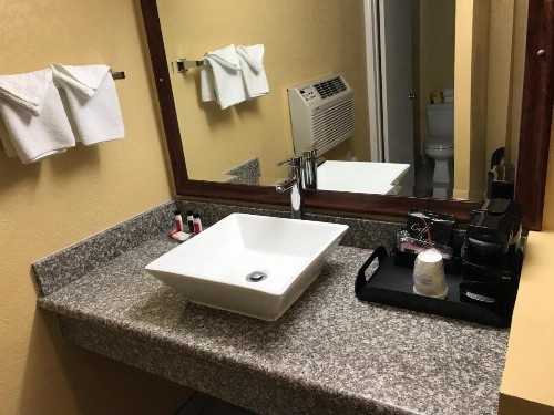 Travelodge by Wyndham San Diego SeaWorld - image 5