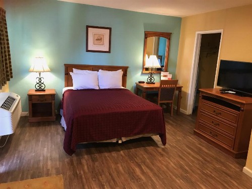 Travelodge by Wyndham San Diego SeaWorld - image 9
