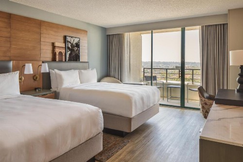 San Diego Marriott Mission Valley - image 3
