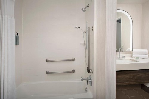 Courtyard by Marriott San Diego Downtown - image 42