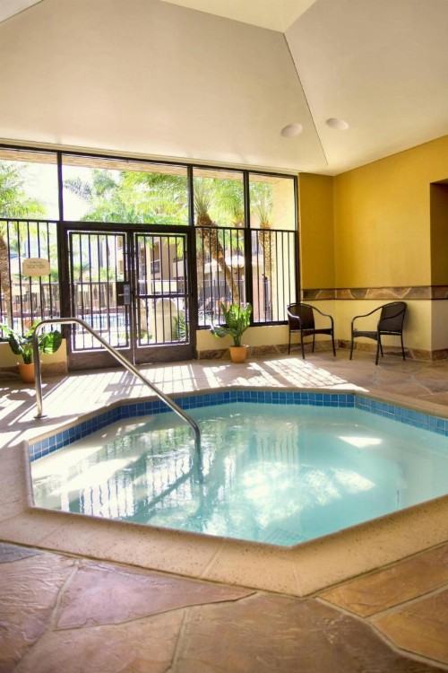Courtyard by Marriott San Diego Sorrento Valley - image 30