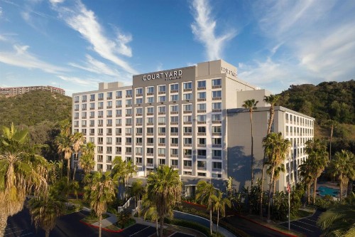 Courtyard by Marriott San Diego Mission Valley/Hotel Circle - image 2