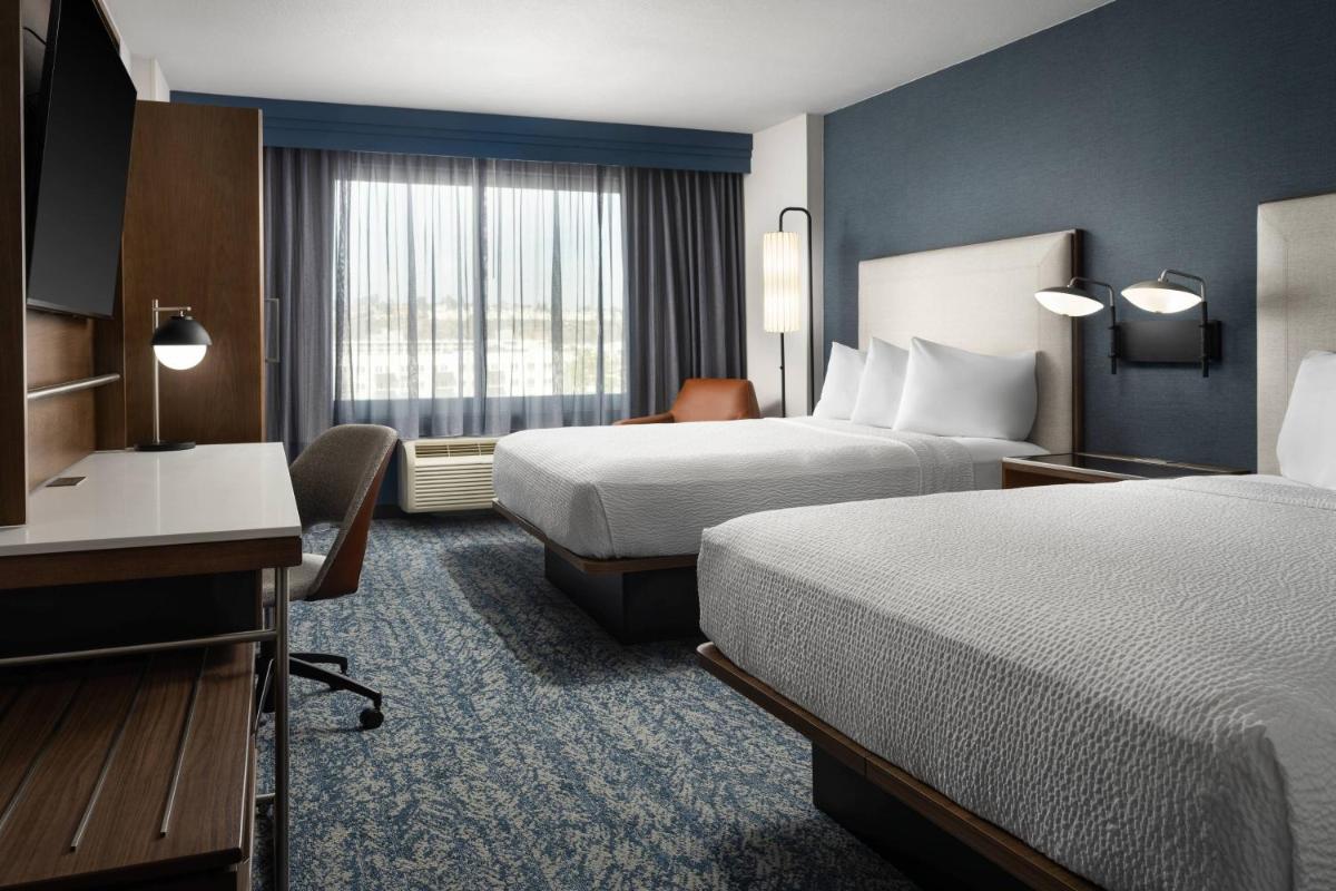 Courtyard by Marriott San Diego Mission Valley/Hotel Circle - image 3
