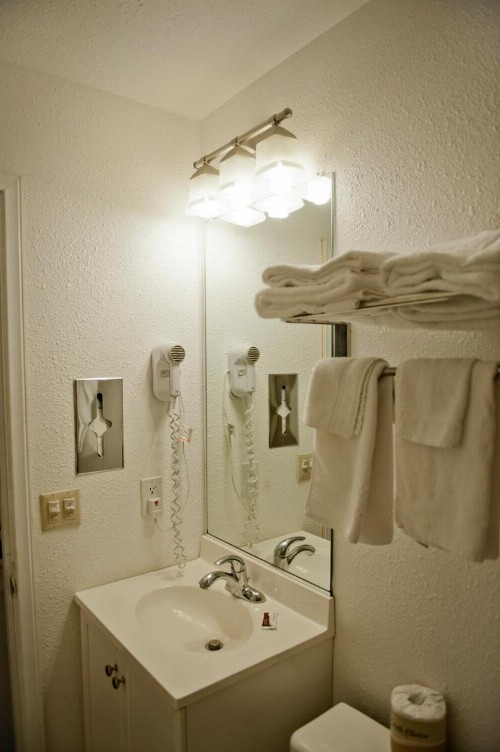 Downtown San Diego Lodge - image 17