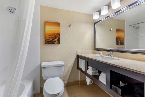 Comfort Inn San Diego Old Town - image 10