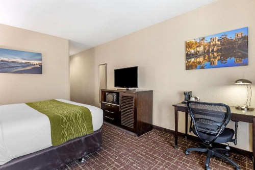 Comfort Inn San Diego Old Town - image 12