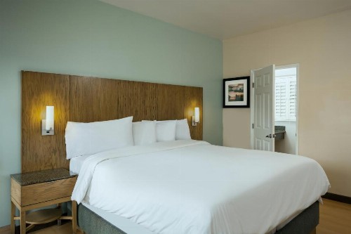 PB Surf Beachside Inn - image 10