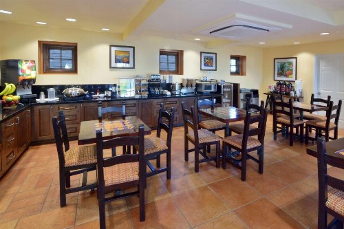 Lamplighter Inn & Suites at SDSU - image 10