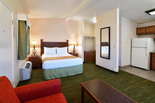 Lamplighter Inn & Suites at SDSU - image 18