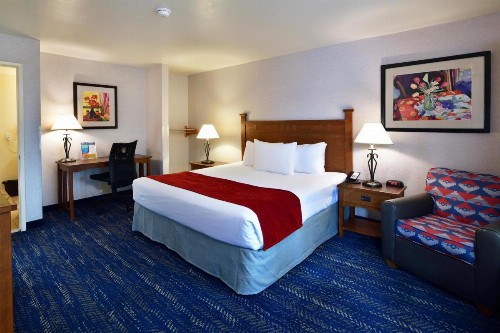 Lamplighter Inn & Suites at SDSU - image 24