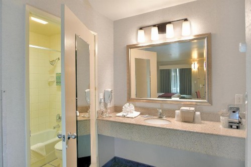 Lamplighter Inn & Suites at SDSU - image 32