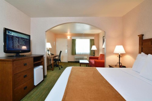 Lamplighter Inn & Suites at SDSU - image 47