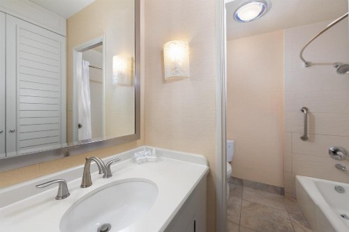 Holiday Inn San Diego Bayside an IHG Hotel - image 14
