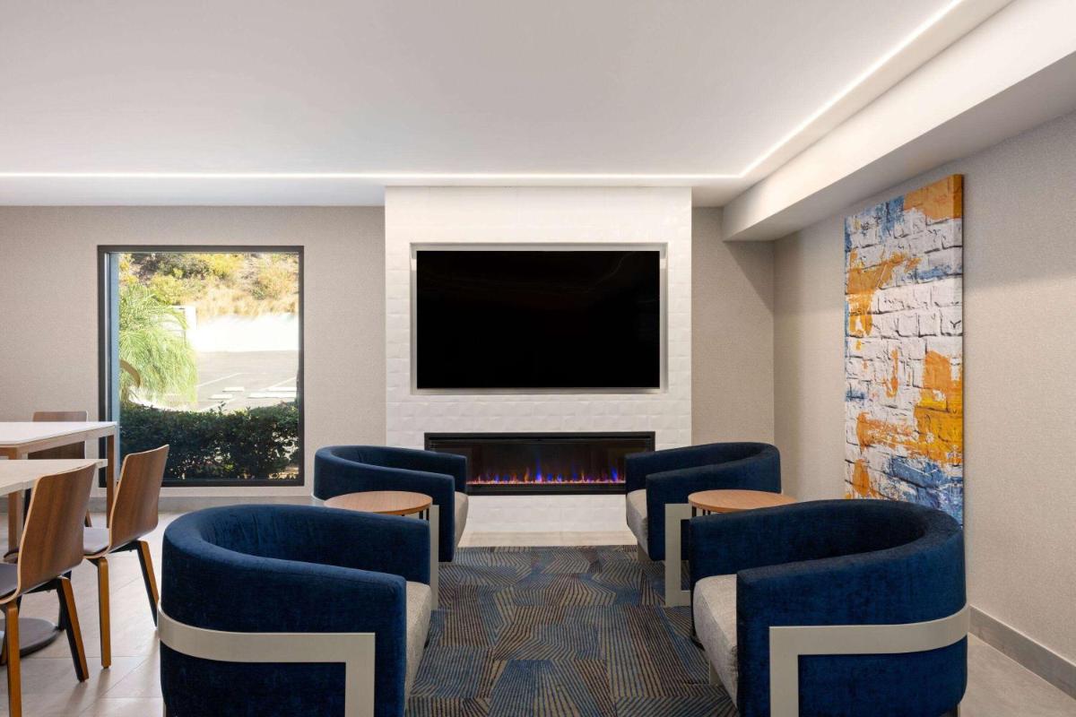 La Quinta Inn by Wyndham San Diego - Miramar - image 7