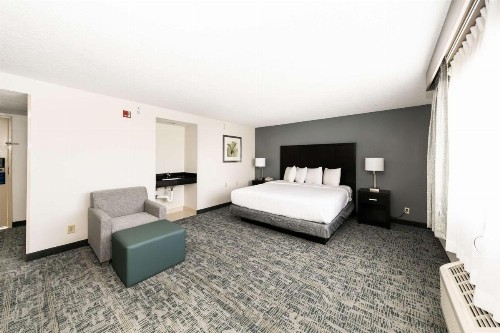 Comfort Inn & Suites San Diego Zoo SeaWorld Area - image 23