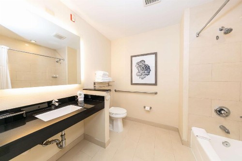 Comfort Inn & Suites San Diego Zoo SeaWorld Area - image 35