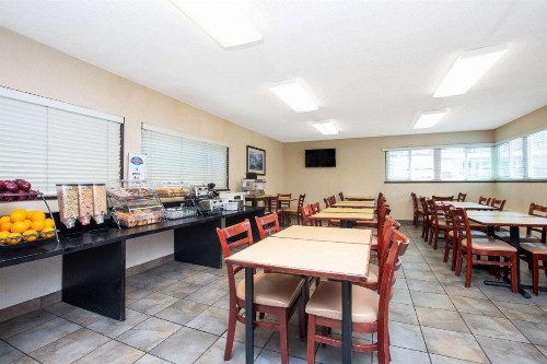 Baymont by Wyndham San Diego Downtown - image 26