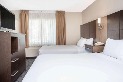 Baymont by Wyndham San Diego Downtown - image 33