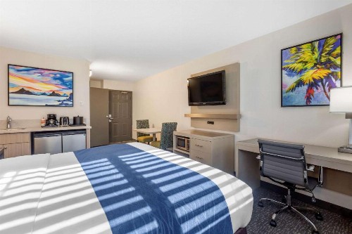 Comfort Inn San Diego Miramar - image 11