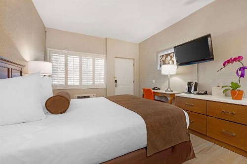 Best Western Cabrillo Garden Inn - image 14