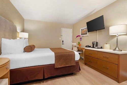 Best Western Cabrillo Garden Inn - image 15