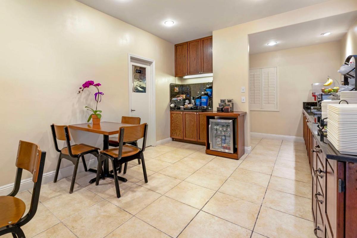 Best Western Cabrillo Garden Inn - image 7
